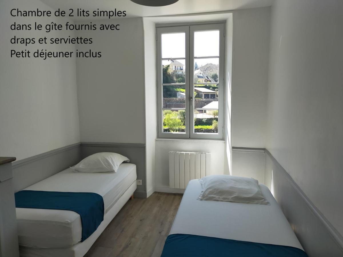 Gite Les Pieds Dans L'Olt - Ultreia 에스탱 외부 사진